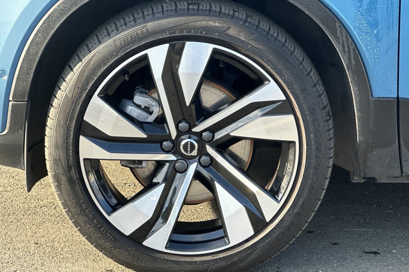 Certified 2023 Volvo XC40 B5 Plus w/ Driver Assist Package image 12