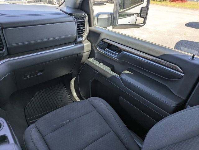 Used 2024 Chevrolet Silverado 2500 LT AWD/4WD image 17