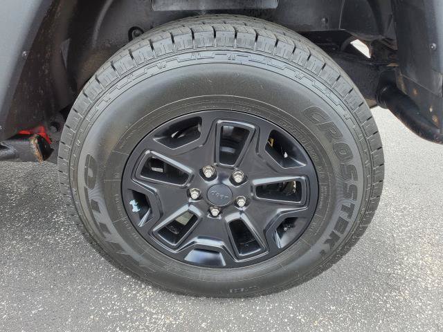 Used 2013 Jeep Wrangler Sahara AWD/4WD image 19