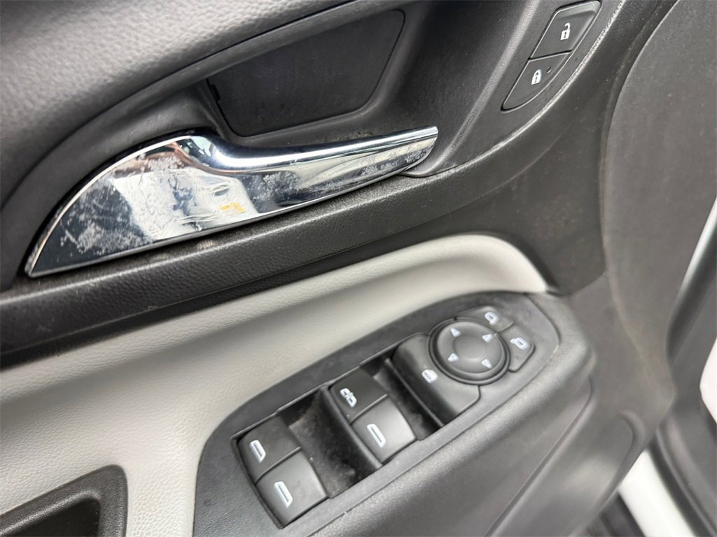 Used 2019 Chevrolet Equinox LS w/ LS Convenience Package image 14