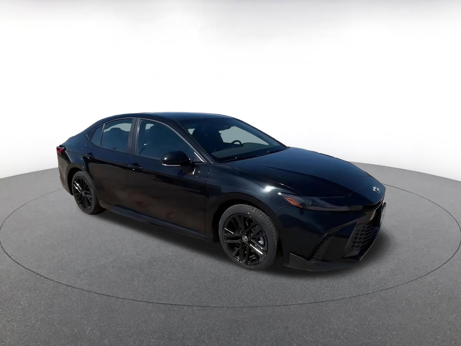 Used 2025 Toyota Camry SE FWD video 2