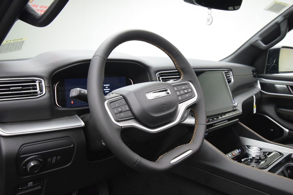 New 2026 Jeep Grand Wagoneer 4WD image 32