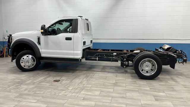 Used 2022 Ford F550 2WD Regular Cab Super Duty w/ XLT Value Package image 4