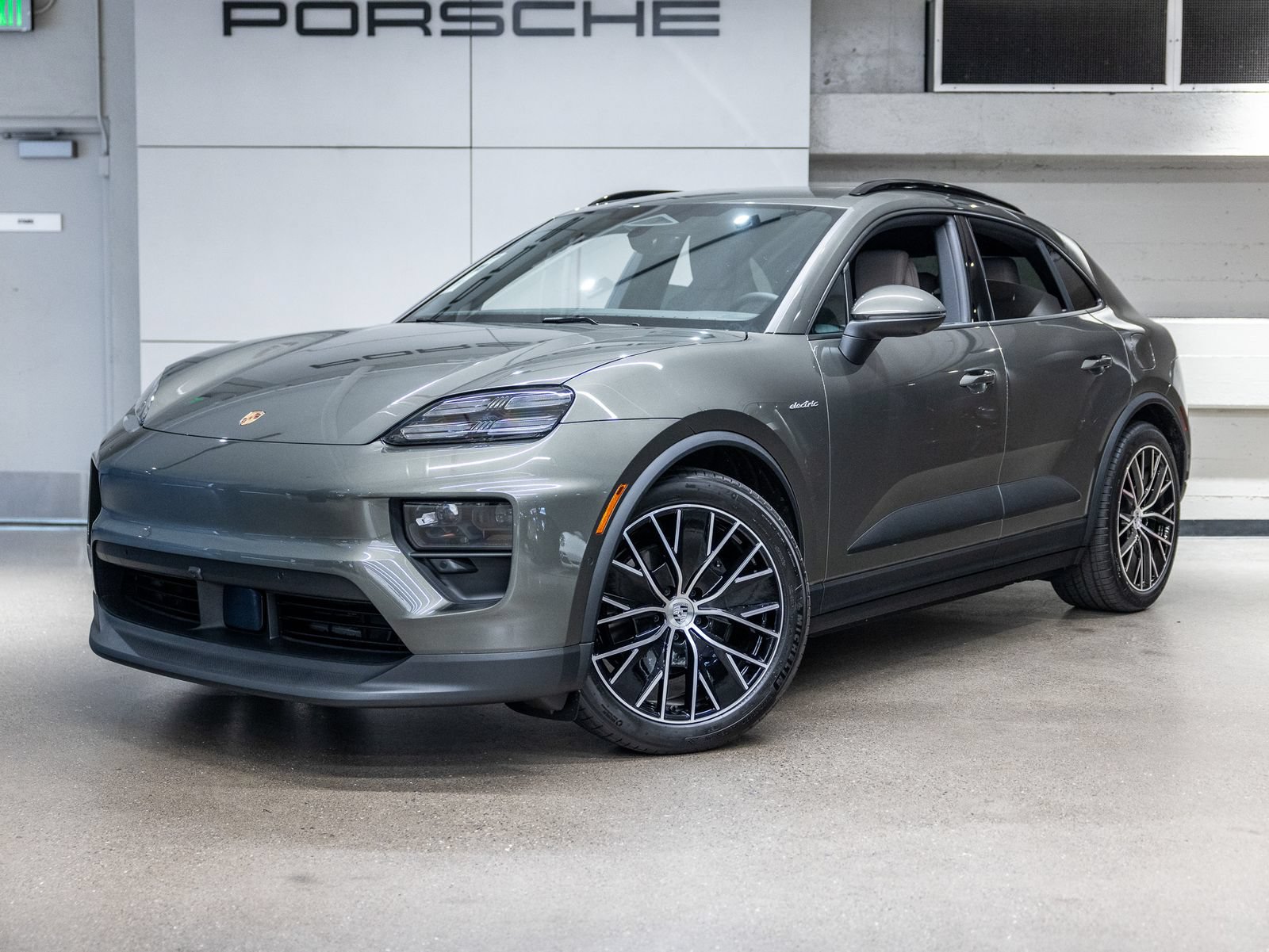 New 2026 Porsche Macan 4 Electric AWD/4WD image 1