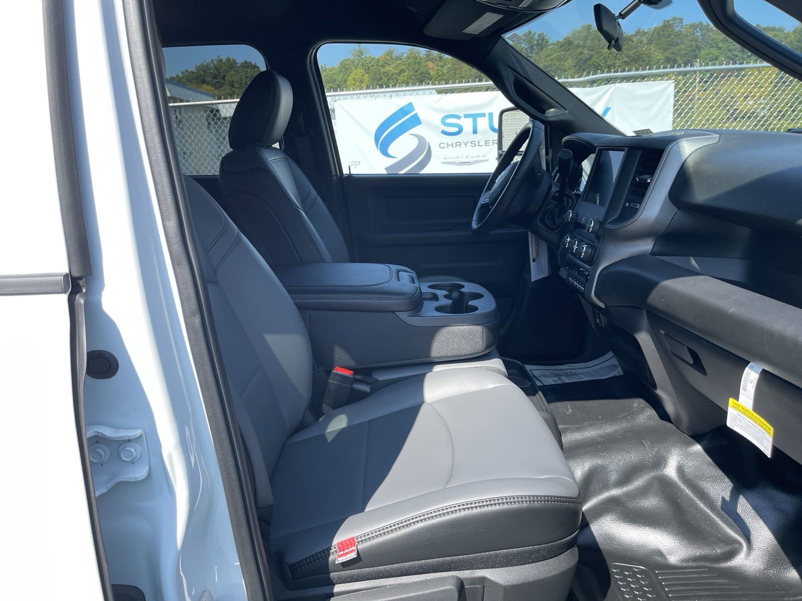 New 2024 RAM 3500 Tradesman w/ Chrome Appearance Group image 13