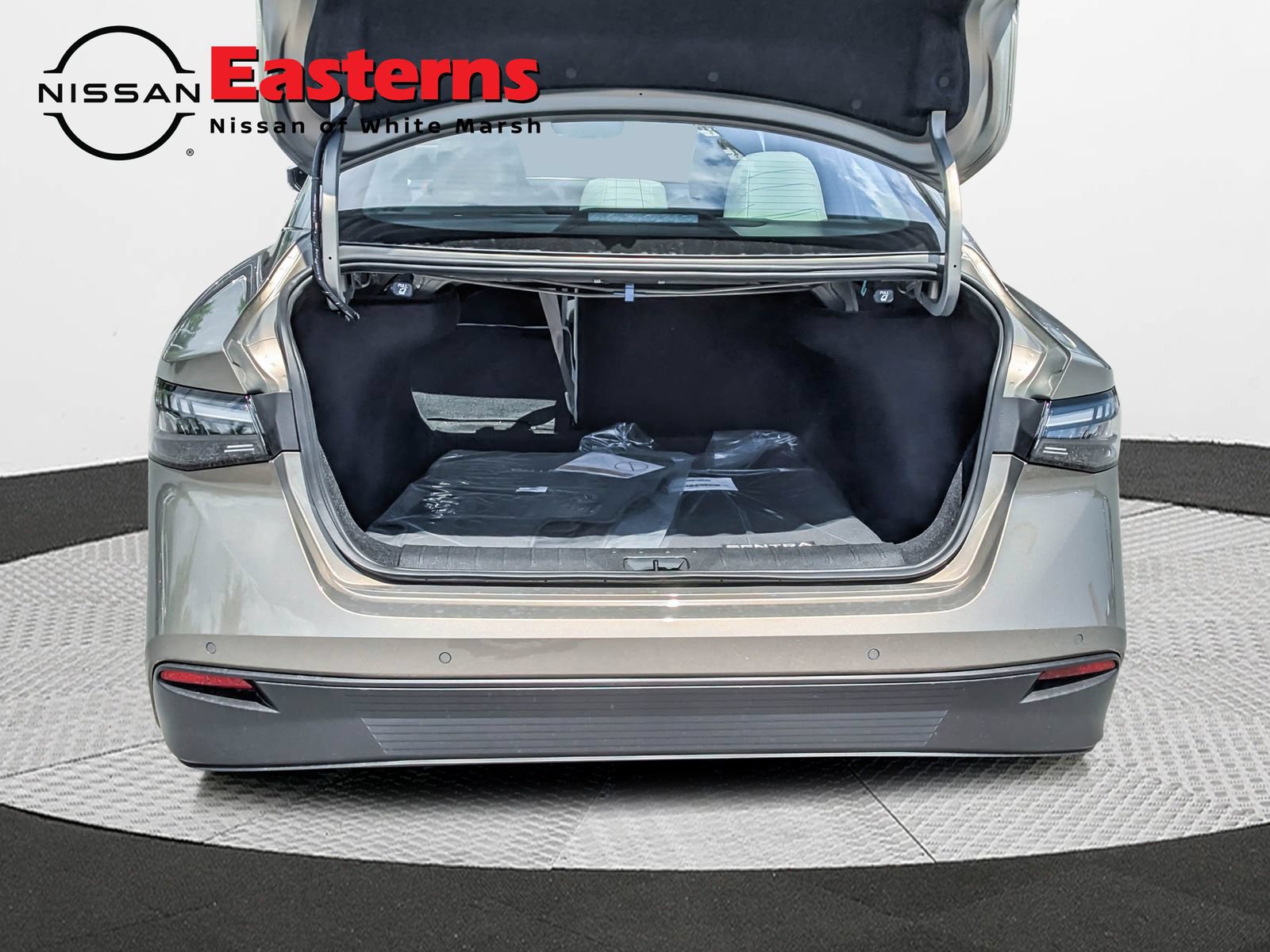 New 2026 Nissan Sentra SL w/ Floor Mat Package FWD image 10