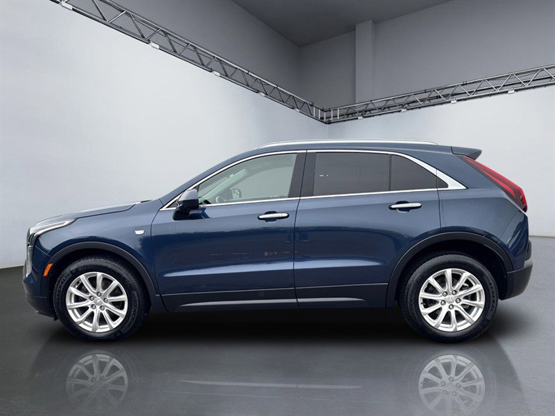 Used 2019 Cadillac XT4 Luxury w/ Cold Weather Package image 2