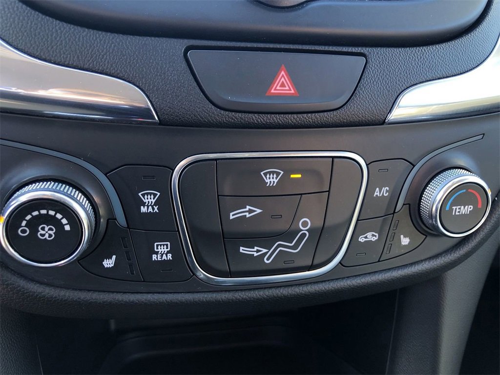 Used 2019 Chevrolet Equinox LT image 18