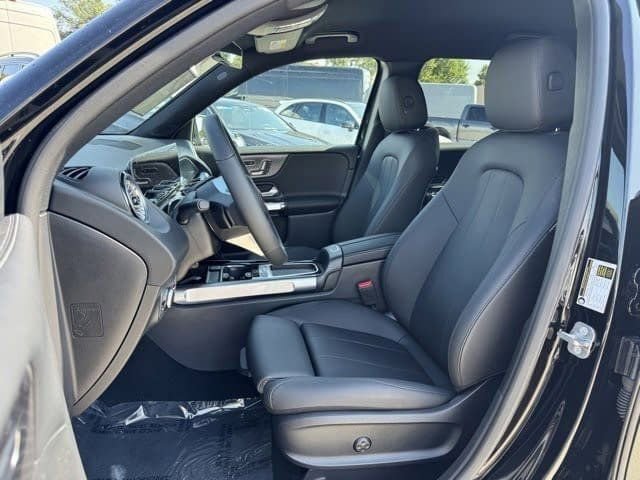 New 2025 Mercedes-Benz GLB 250 image 9