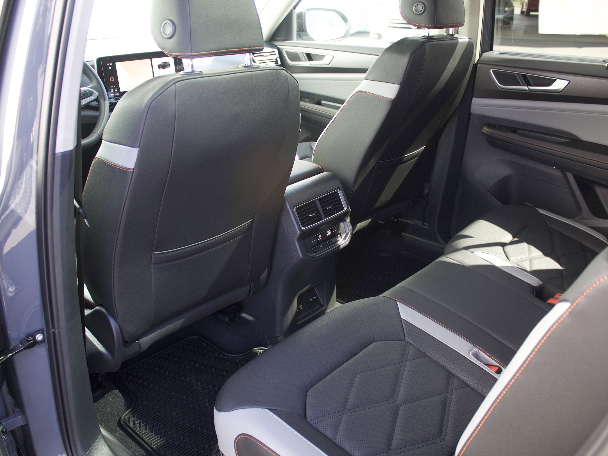 New 2026 Volkswagen Atlas Peak Edition AWD/4WD image 26