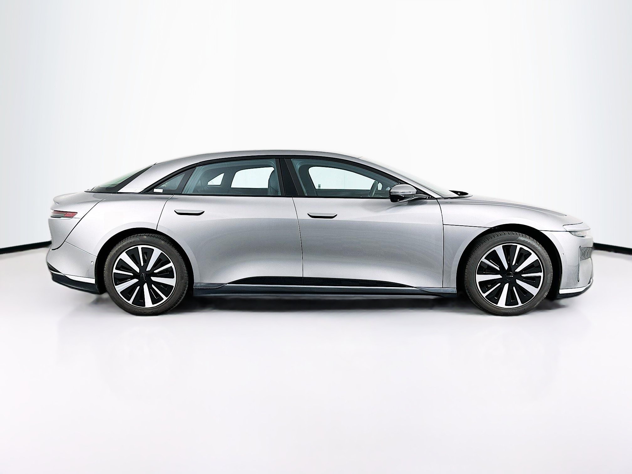 Used 2024 Lucid Air Touring AWD/4WD image 10