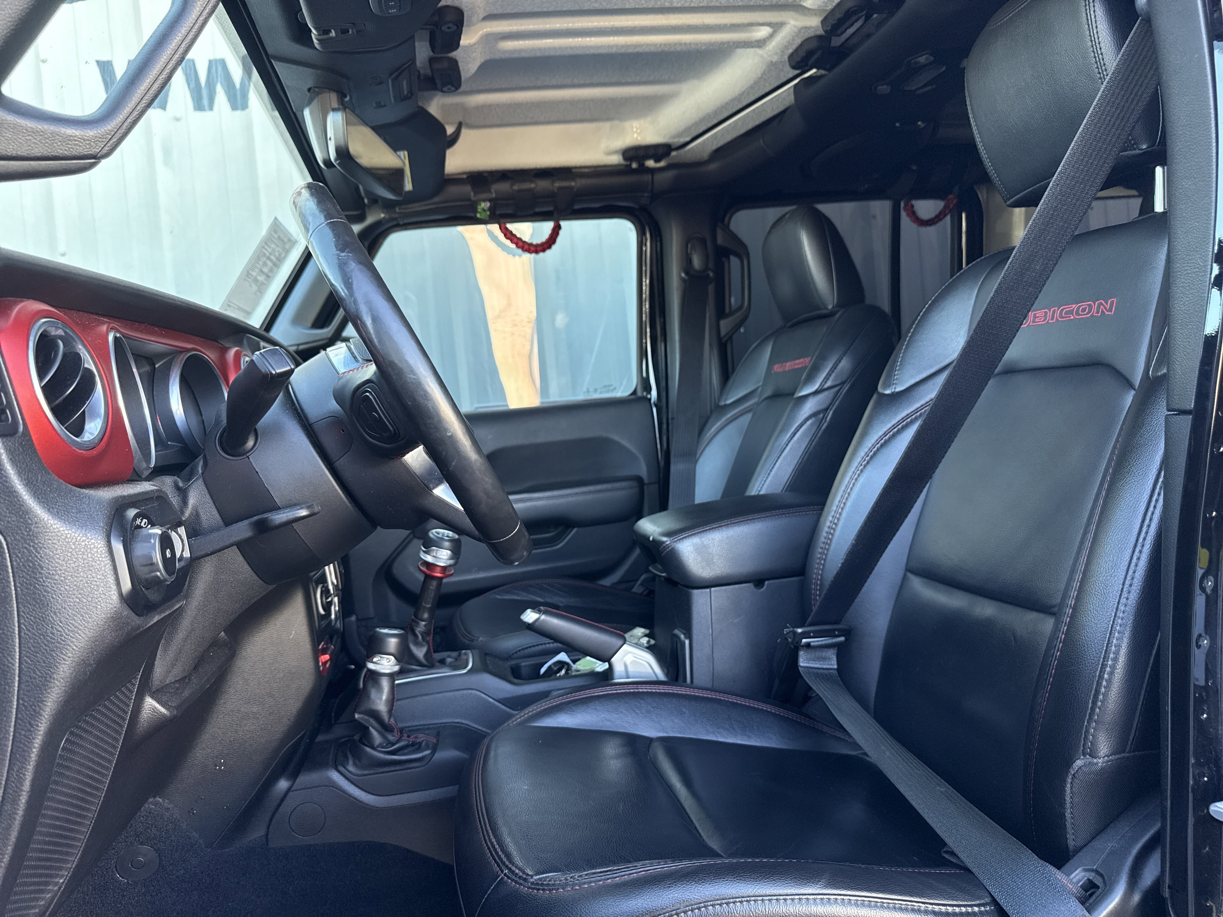 Used 2018 Jeep Wrangler Unlimited Rubicon image 25