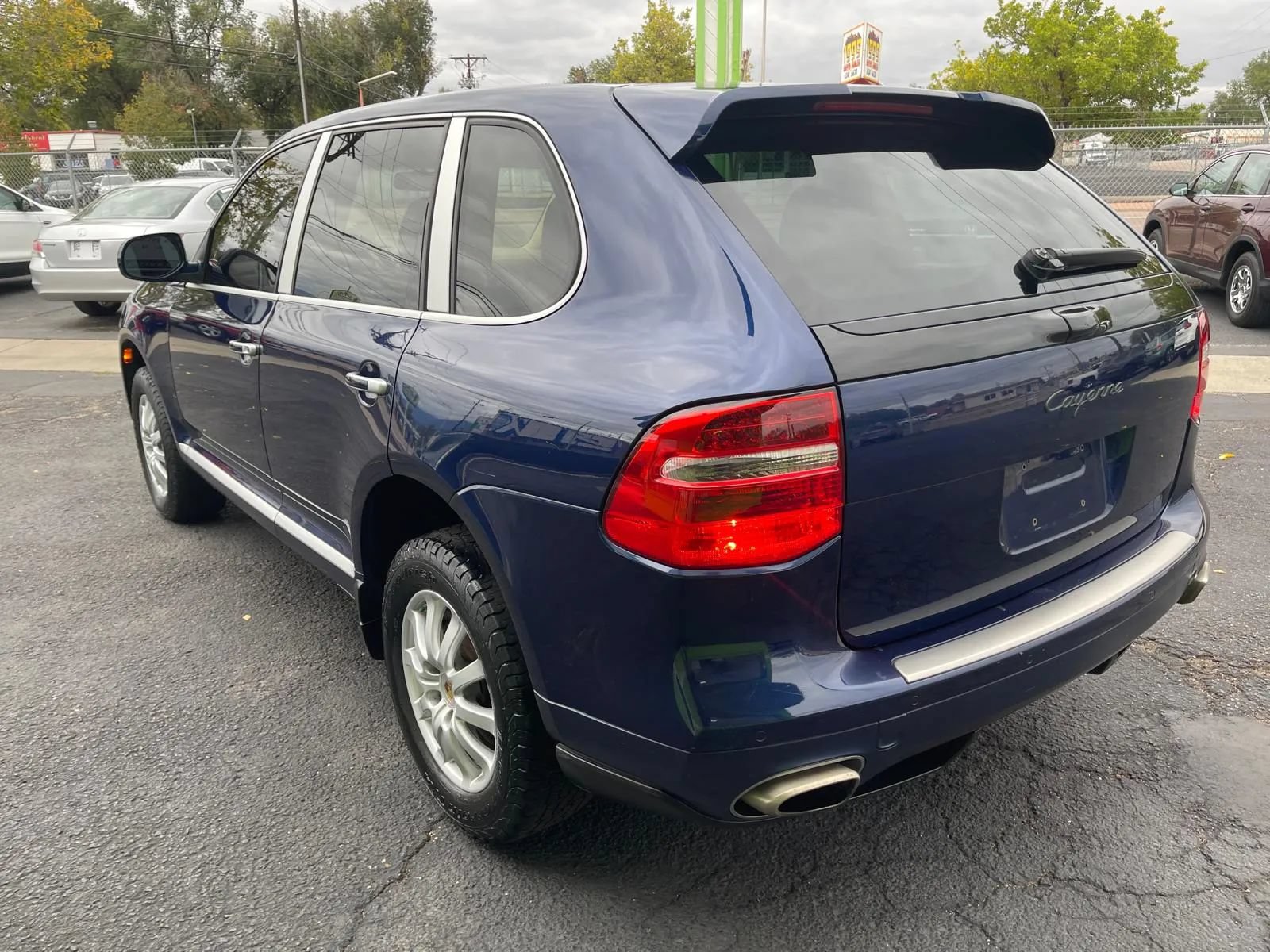 Used 2010 Porsche Cayenne AWD/4WD image 6