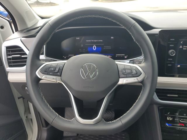 Certified 2025 Volkswagen Taos SE w/ Panoramic Sunroof Package image 26