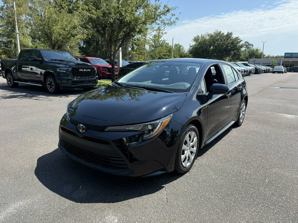 Used 2026 Toyota Corolla LE FWD image 1