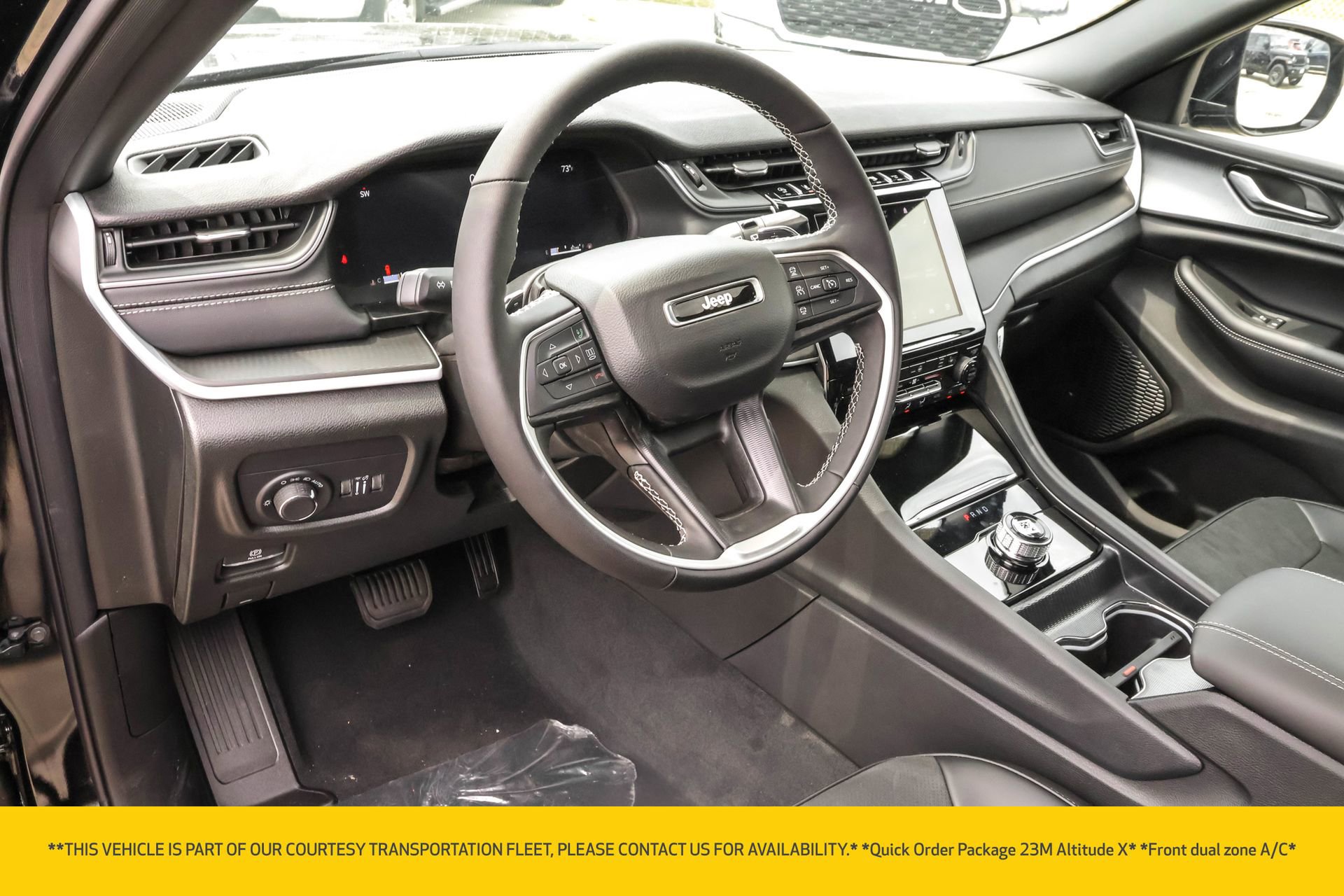 New 2025 Jeep Grand Cherokee Altitude image 4