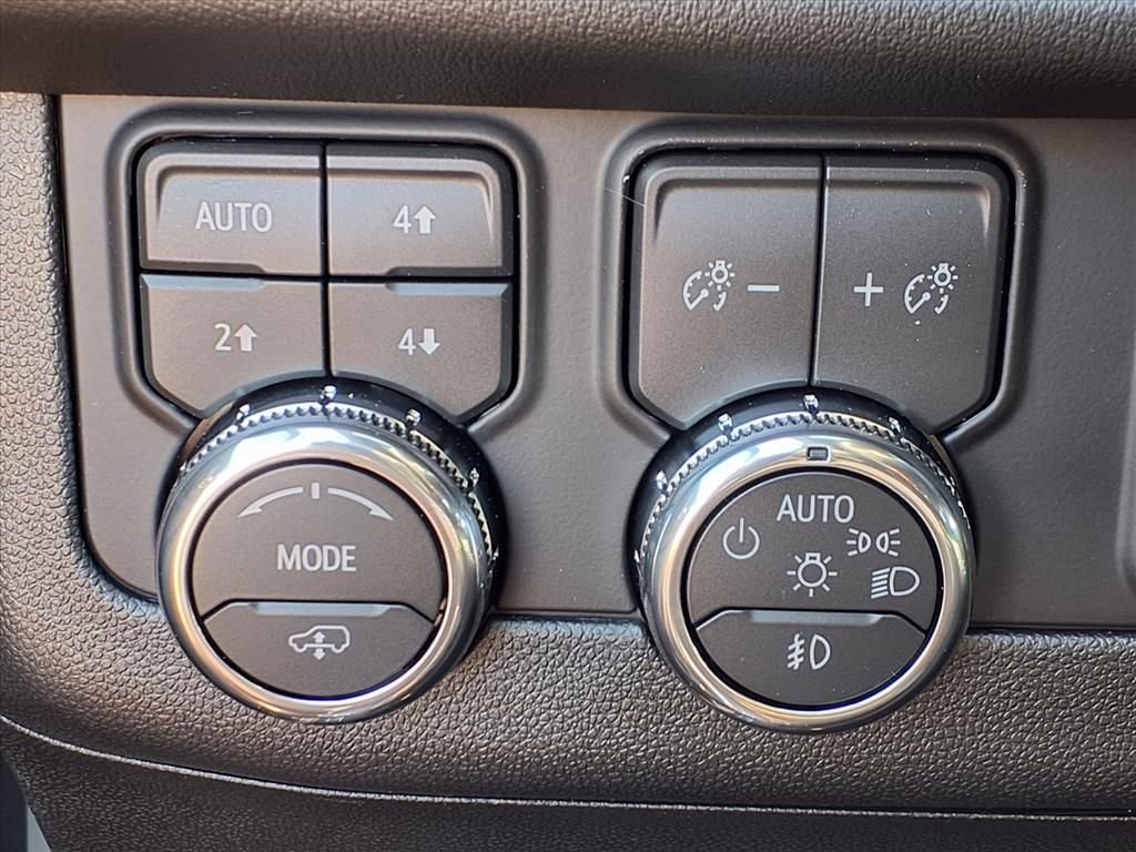 New 2026 GMC Yukon AT4 w/ AT4 Premium Plus Package image 8