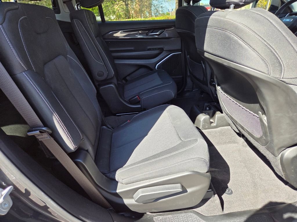 Used 2021 Jeep Grand Cherokee L Laredo w/ Luxury Tech Group I image 13