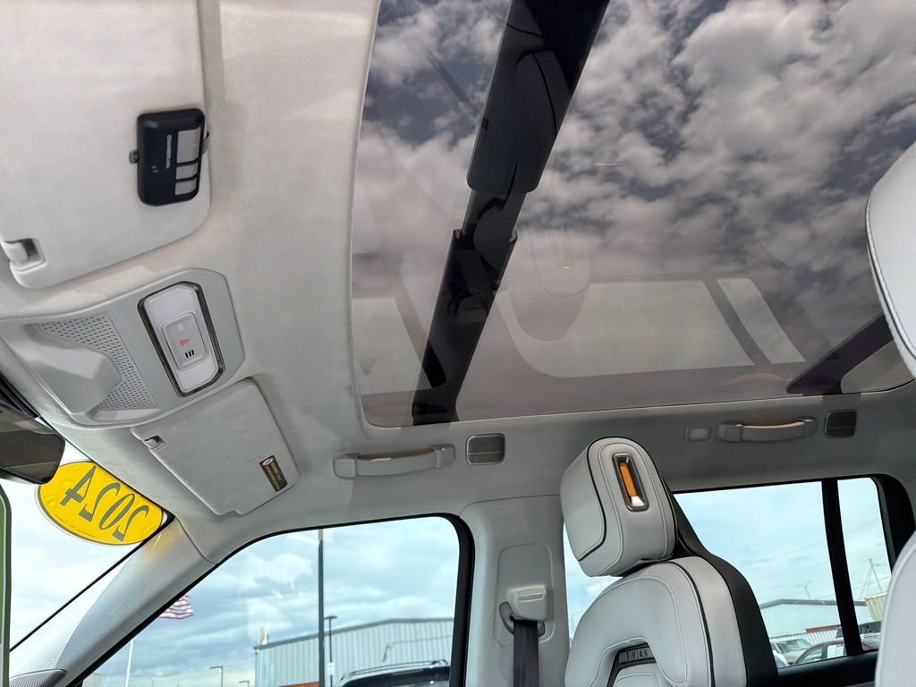 Used 2024 Rivian R1S Adventure AWD/4WD image 21
