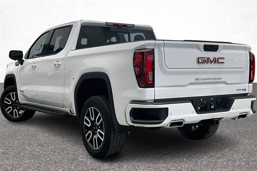 Used 2025 GMC Sierra 1500 AT4 w/ AT4 Premium Package image 5