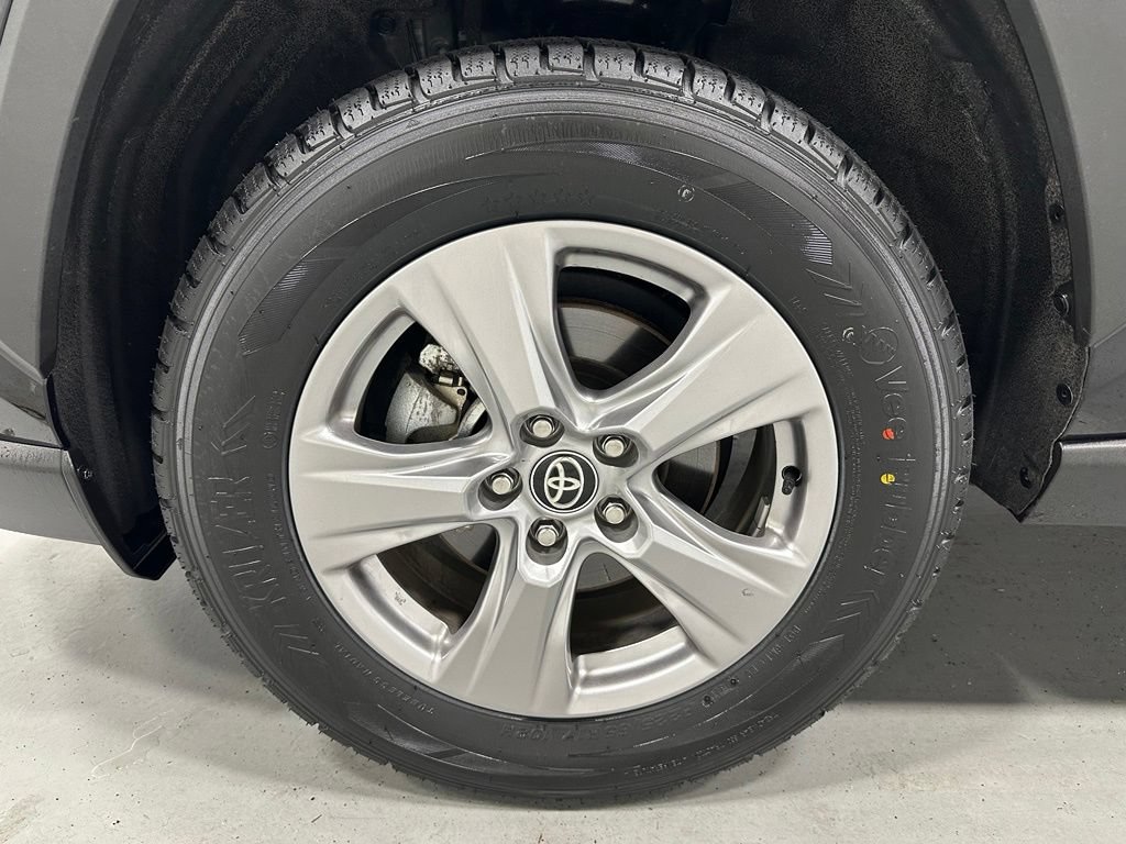 Used 2025 Toyota RAV4 XLE FWD image 63