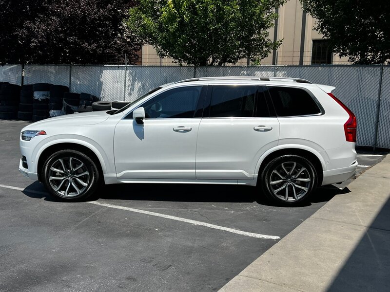 Used 2018 Volvo XC90 T5 Momentum w/ Convenience Package AWD/4WD image 4
