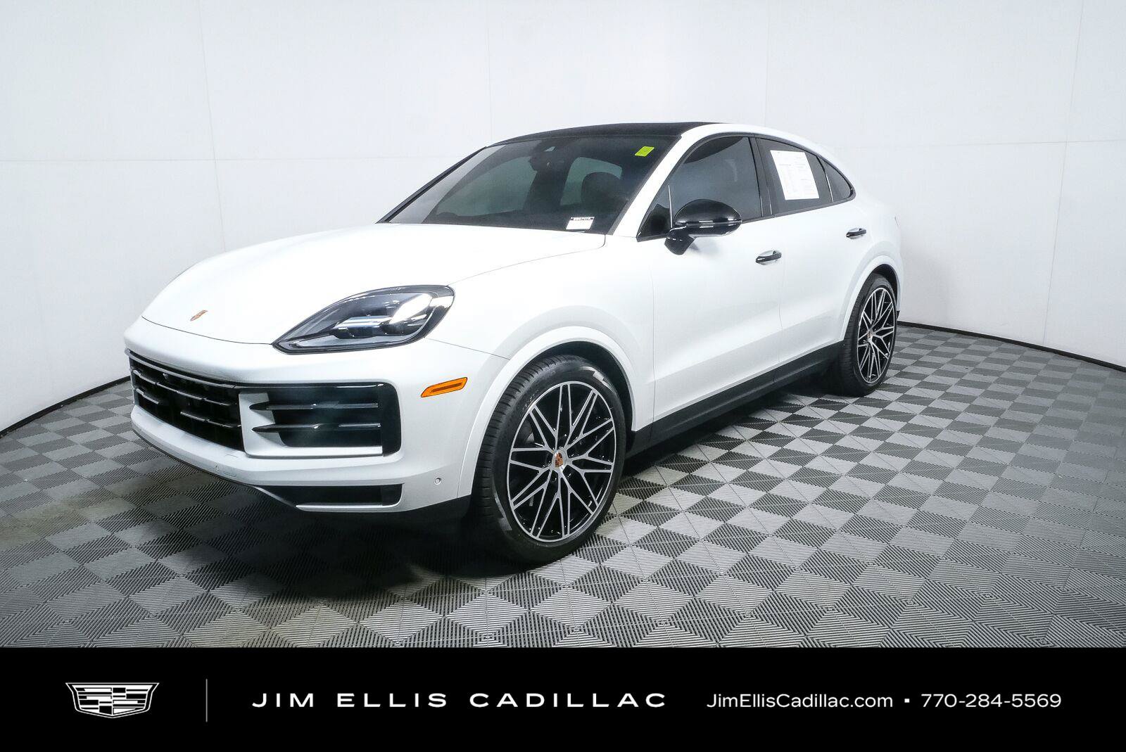Used 2026 Porsche Cayenne Coupe AWD/4WD image 34