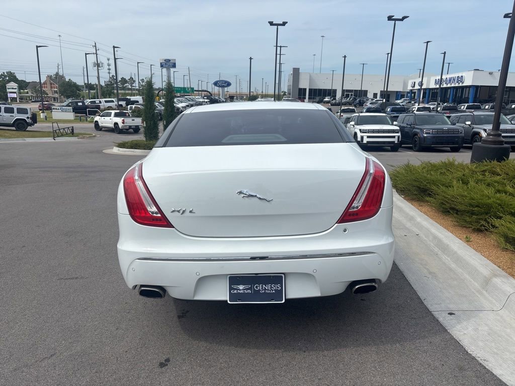 Used 2011 Jaguar XJ L RWD image 3