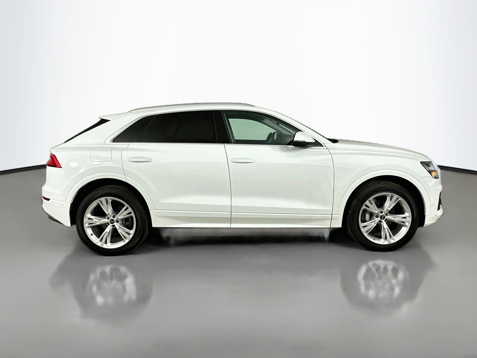 Certified 2023 Audi Q8 Premium w/ Convenience Package AWD/4WD image 4