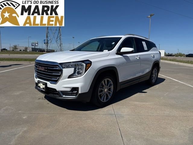 Used 2022 GMC Terrain SLT image 2