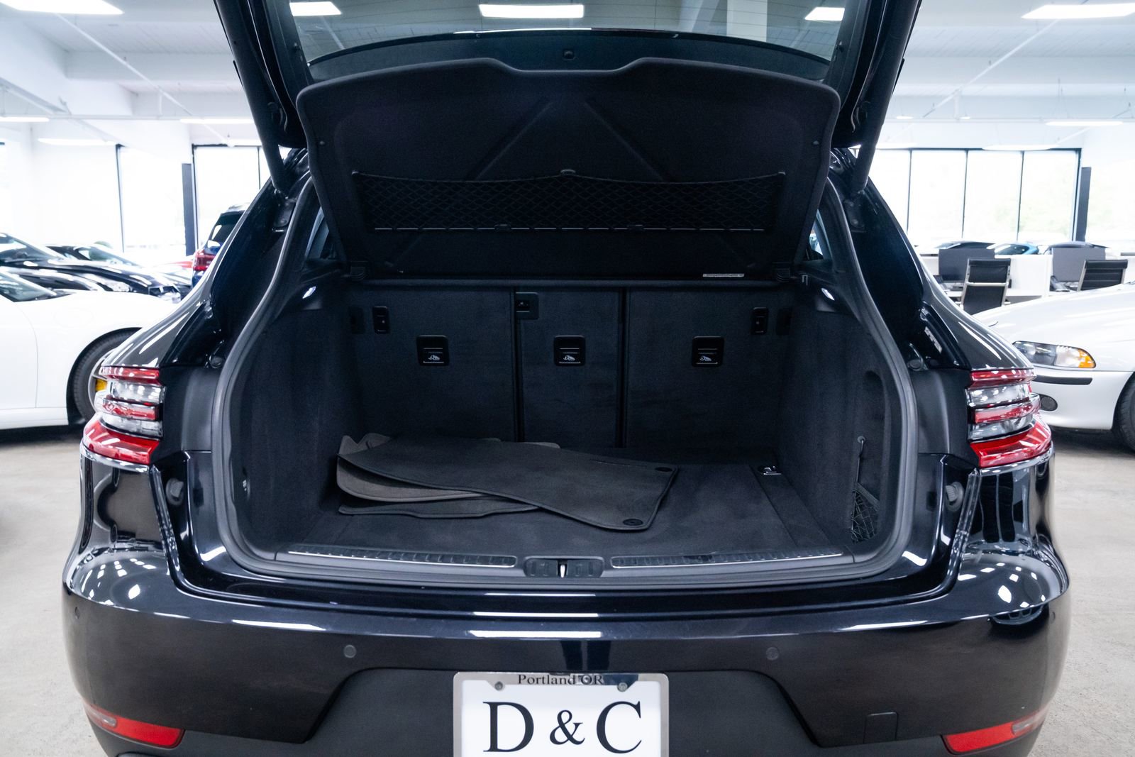 Used 2018 Porsche Macan S AWD/4WD image 8