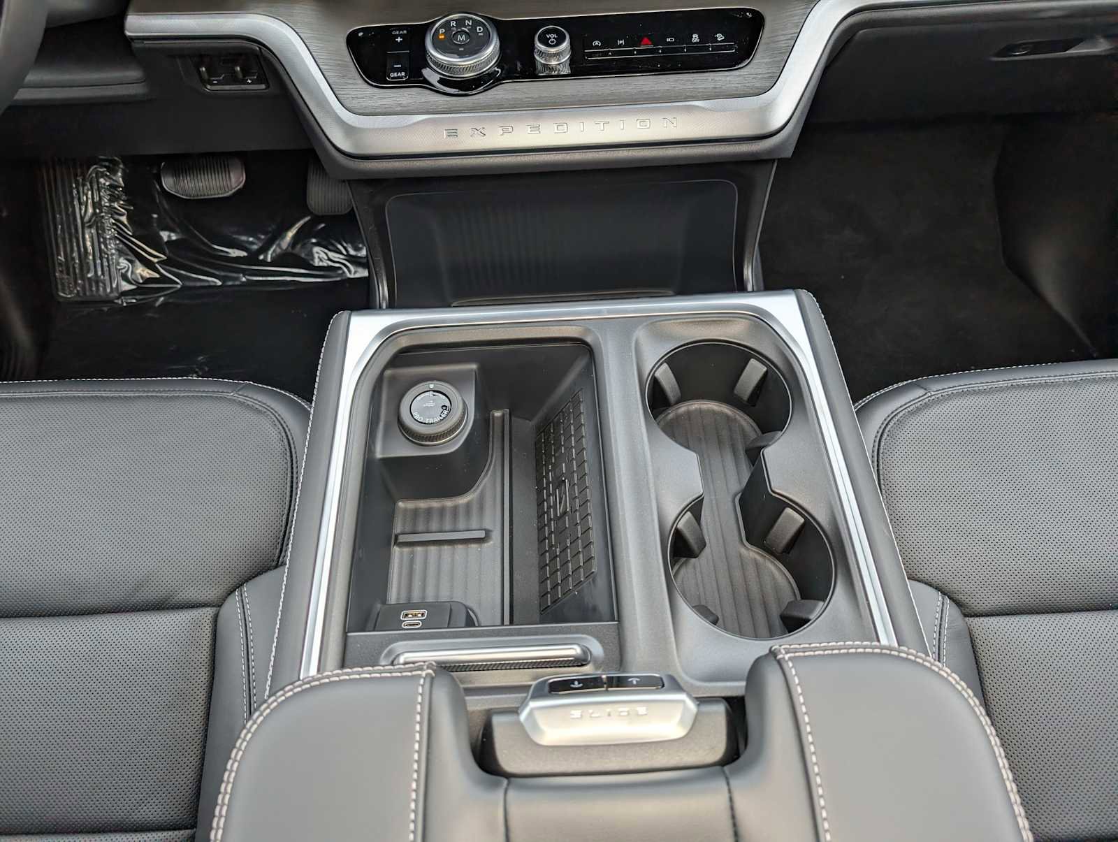 New 2025 Ford Expedition Platinum w/ Driver's Package image 13