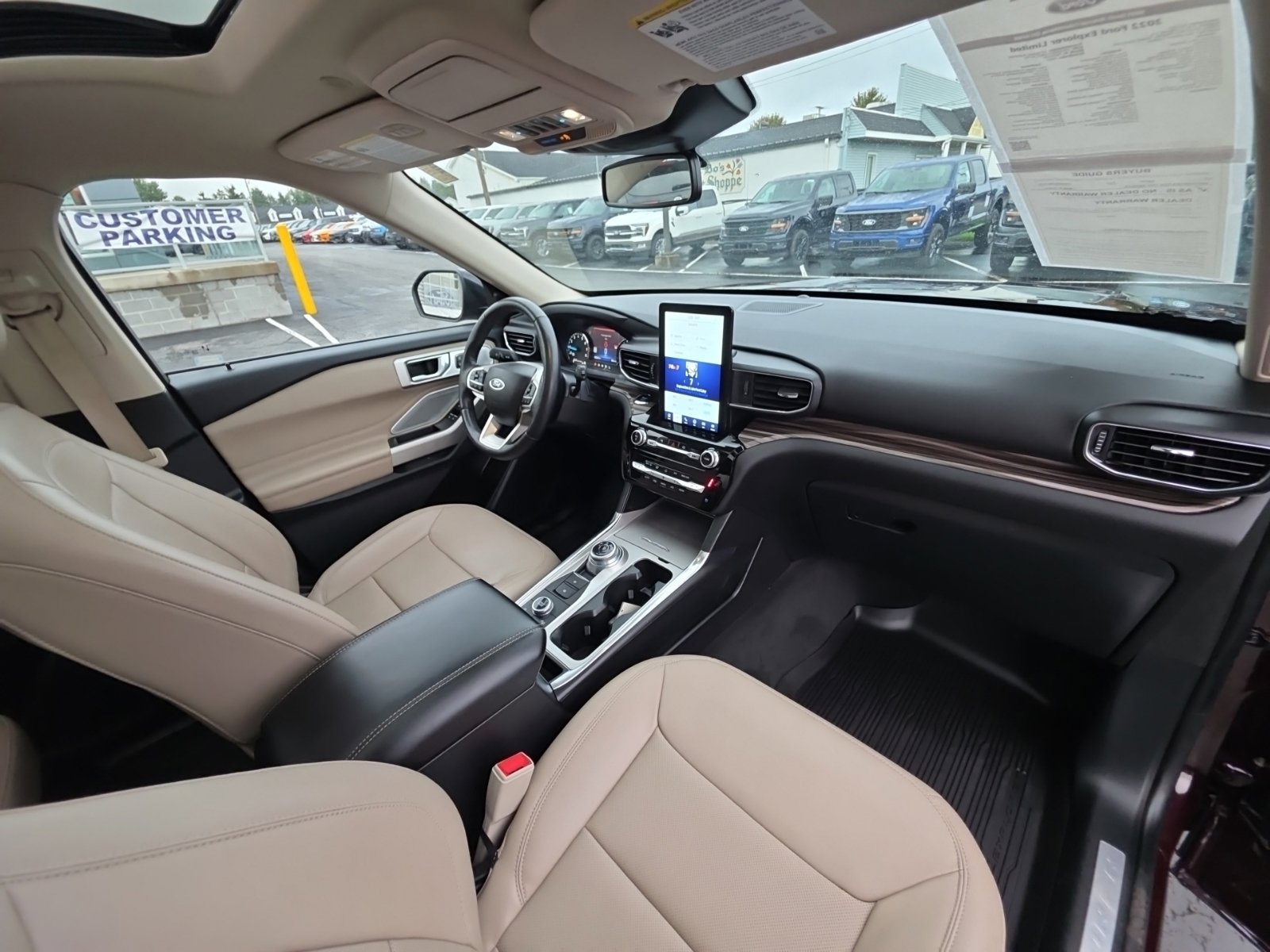 Used 2022 Ford Explorer Limited w/ Limited Technology Package AWD/4WD image 27