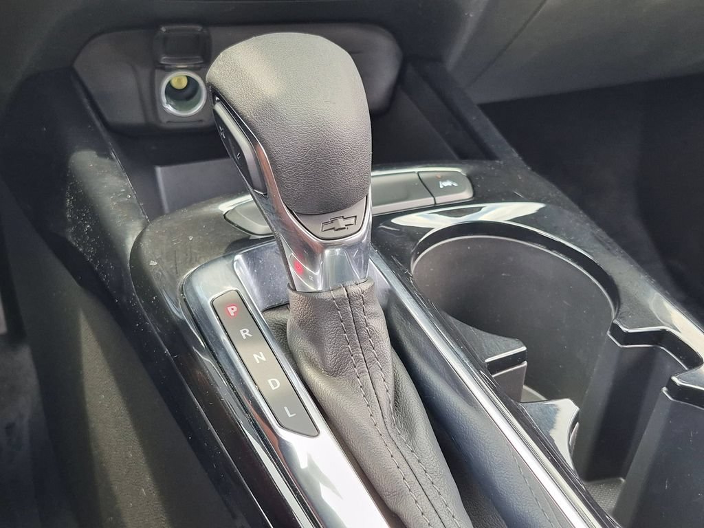 Used 2025 Chevrolet Trax LT w/ LT Convenience Package FWD image 16