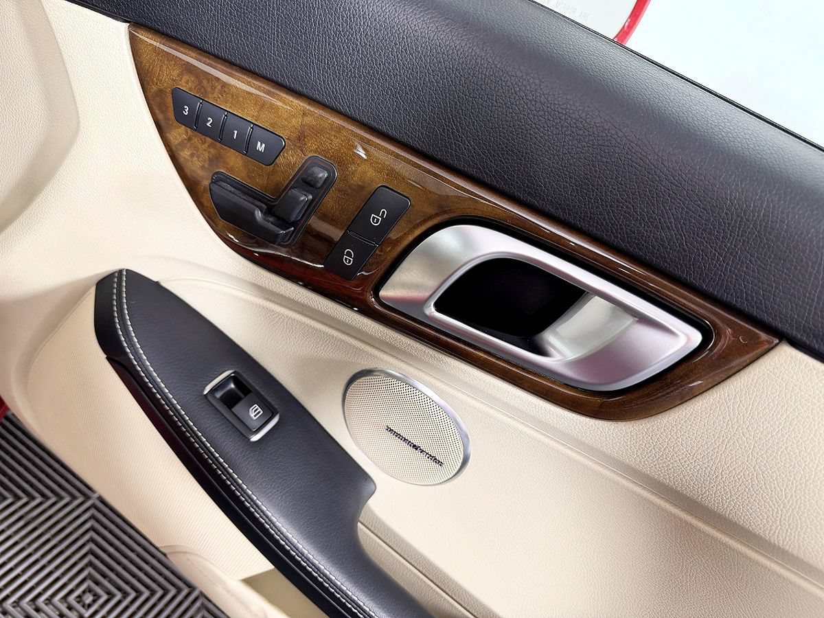 Used 2015 Mercedes-Benz SLK 250 image 40