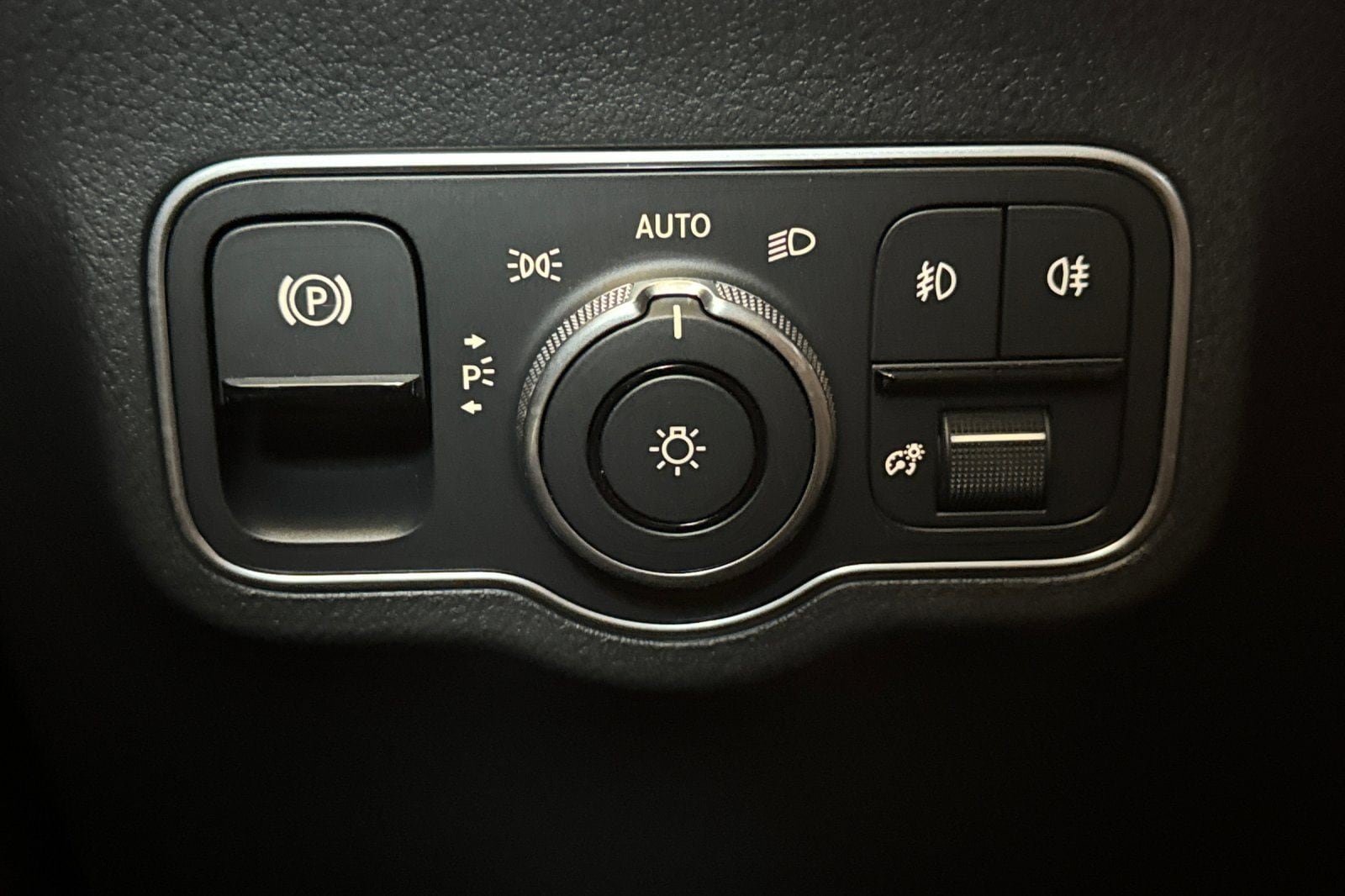 Used 2025 Mercedes-Benz GLA 250 image 34