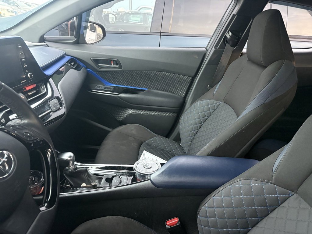 Used 2021 Toyota C-HR XLE image 21