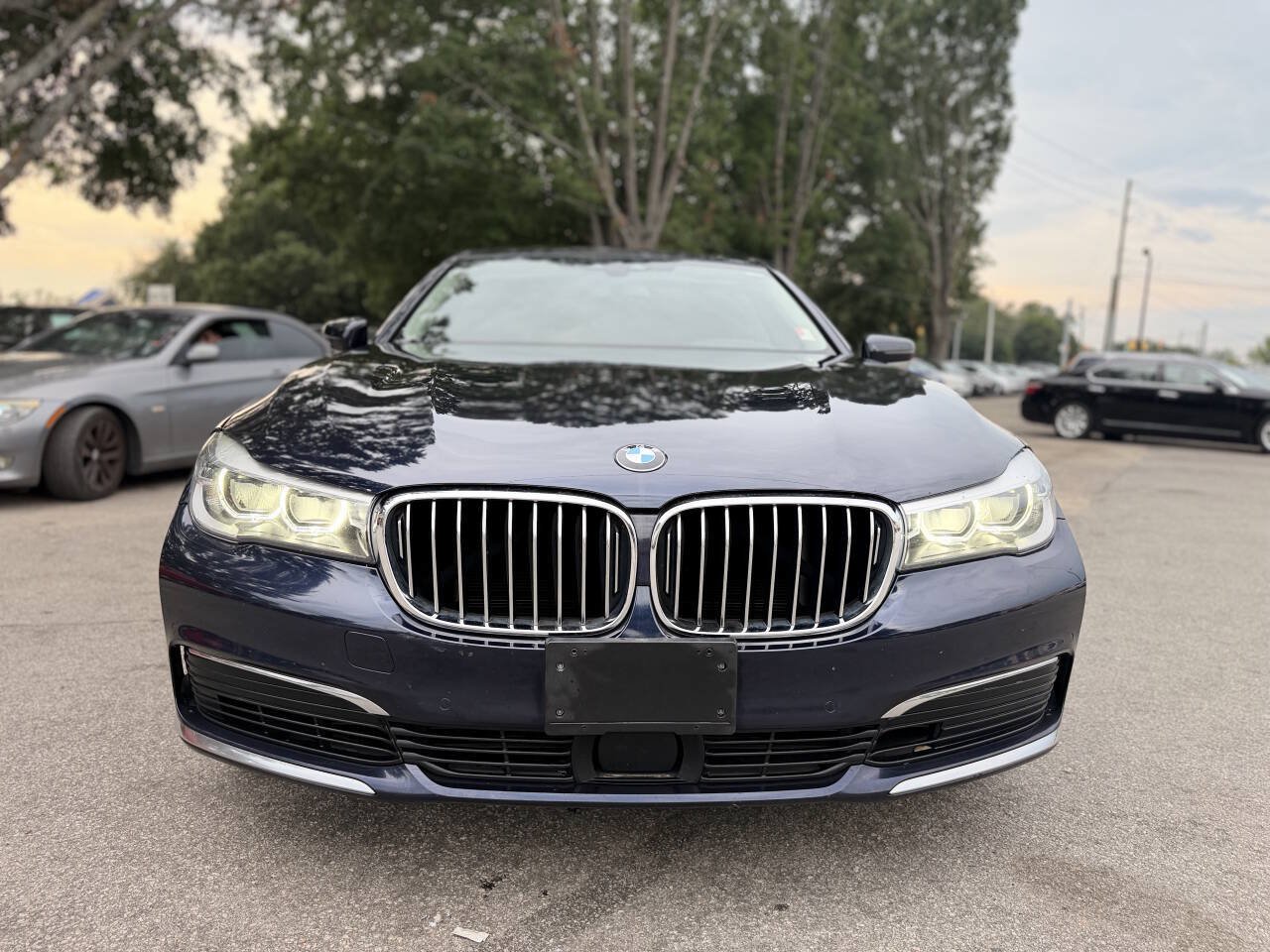 Used 2019 BMW 740i xDrive w/ Executive Package AWD/4WD image 2