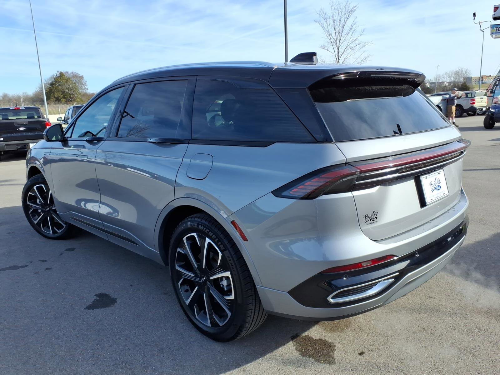 Used 2025 Lincoln Nautilus Reserve image 5