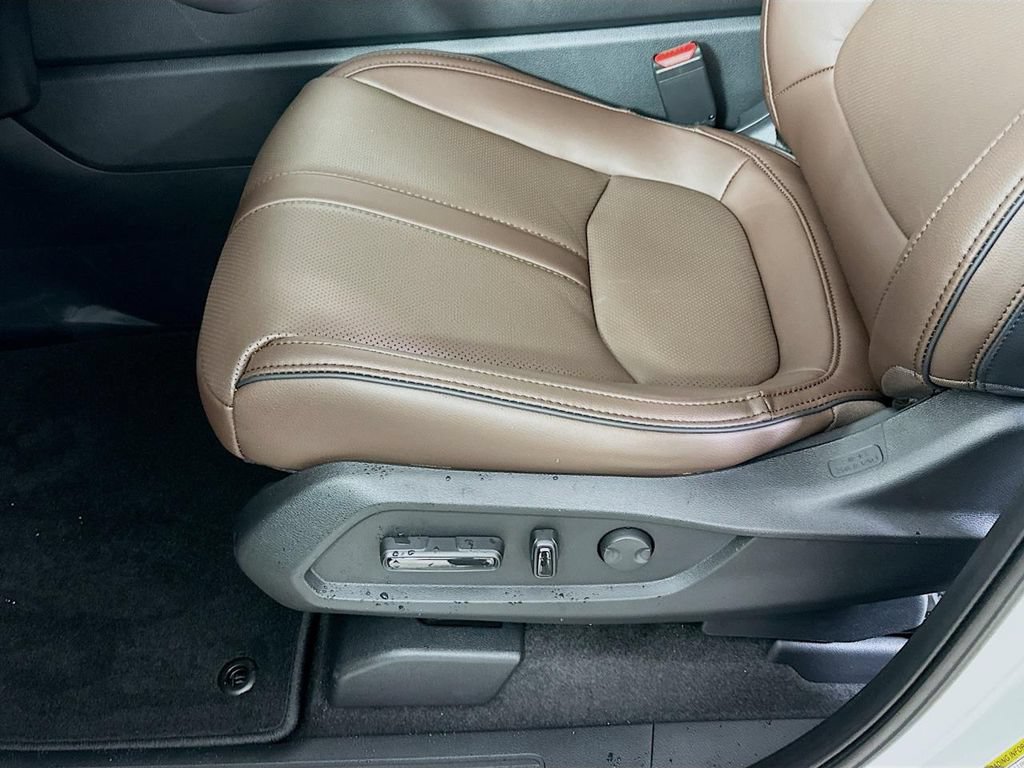 Used 2026 Honda Pilot Elite image 9