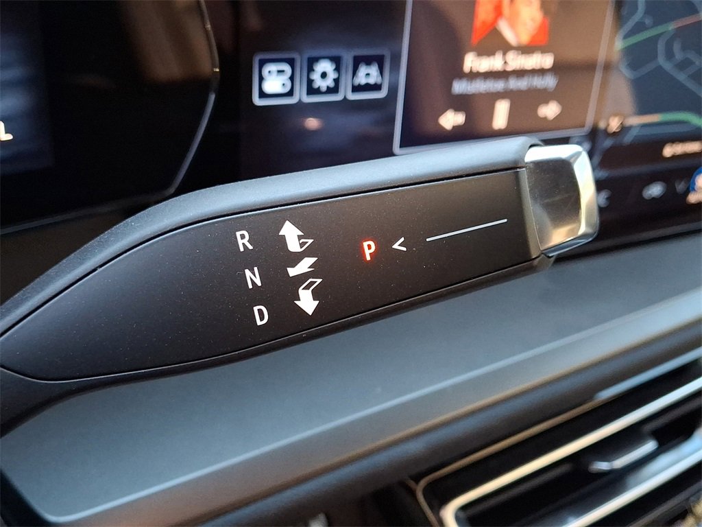 Certified 2025 Chevrolet Traverse LT image 16