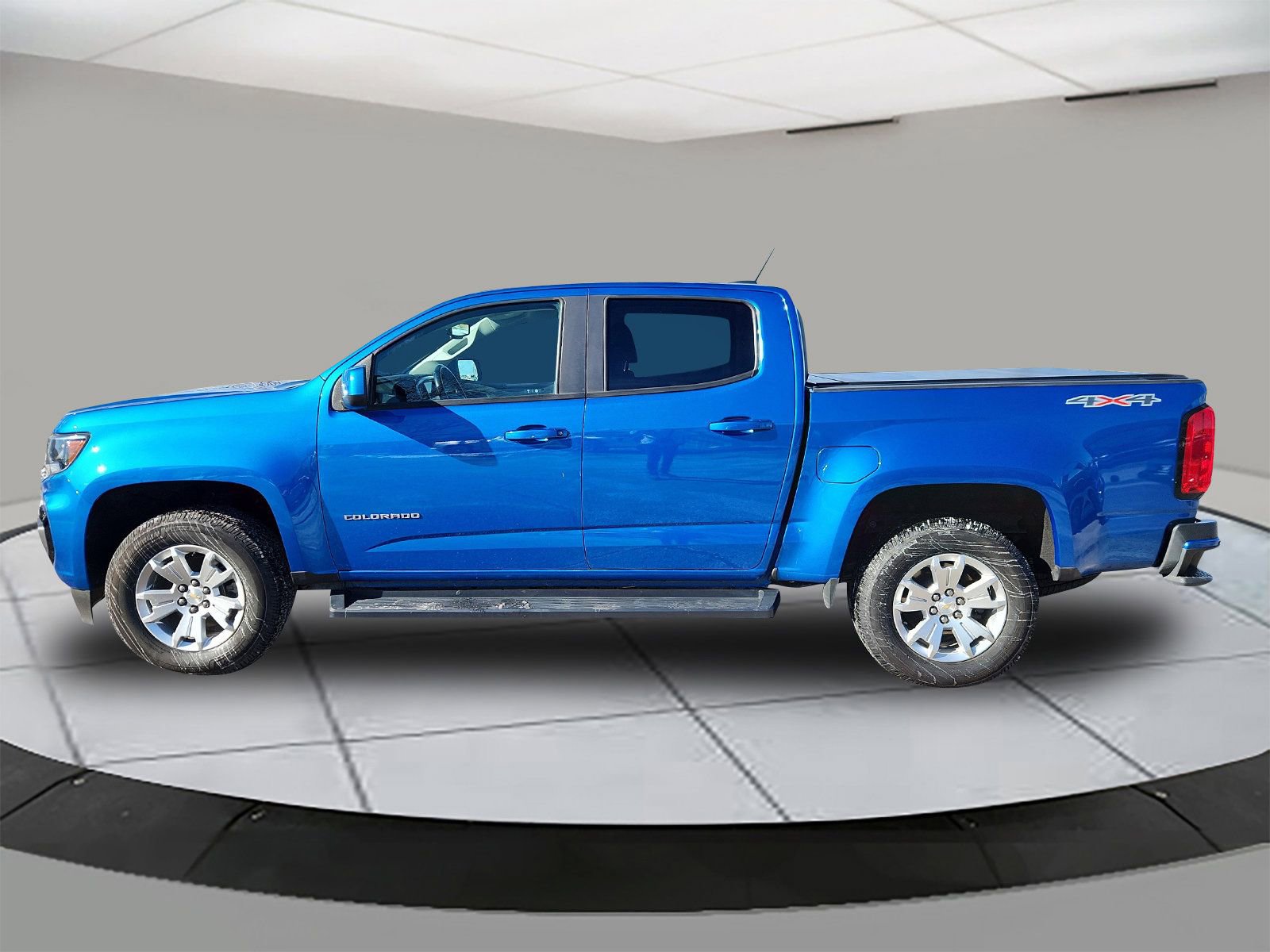 Used 2021 Chevrolet Colorado LT w/ Safety Package image 2