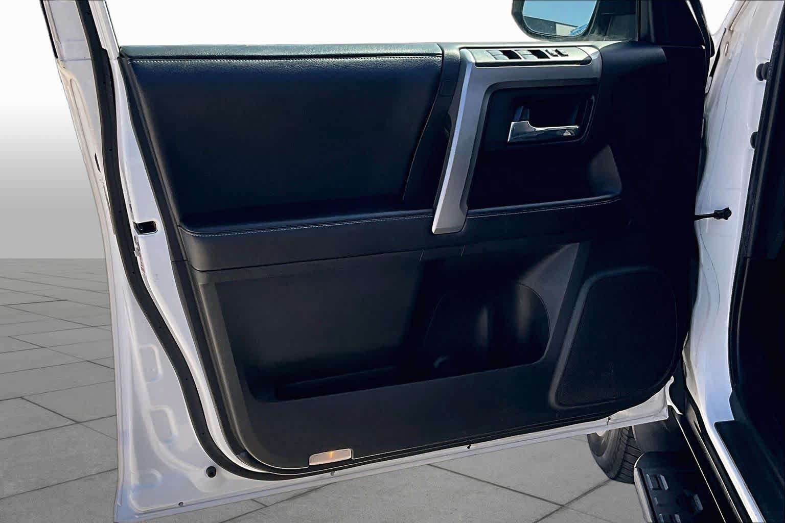 Used 2017 Toyota 4Runner SR5 RWD image 21