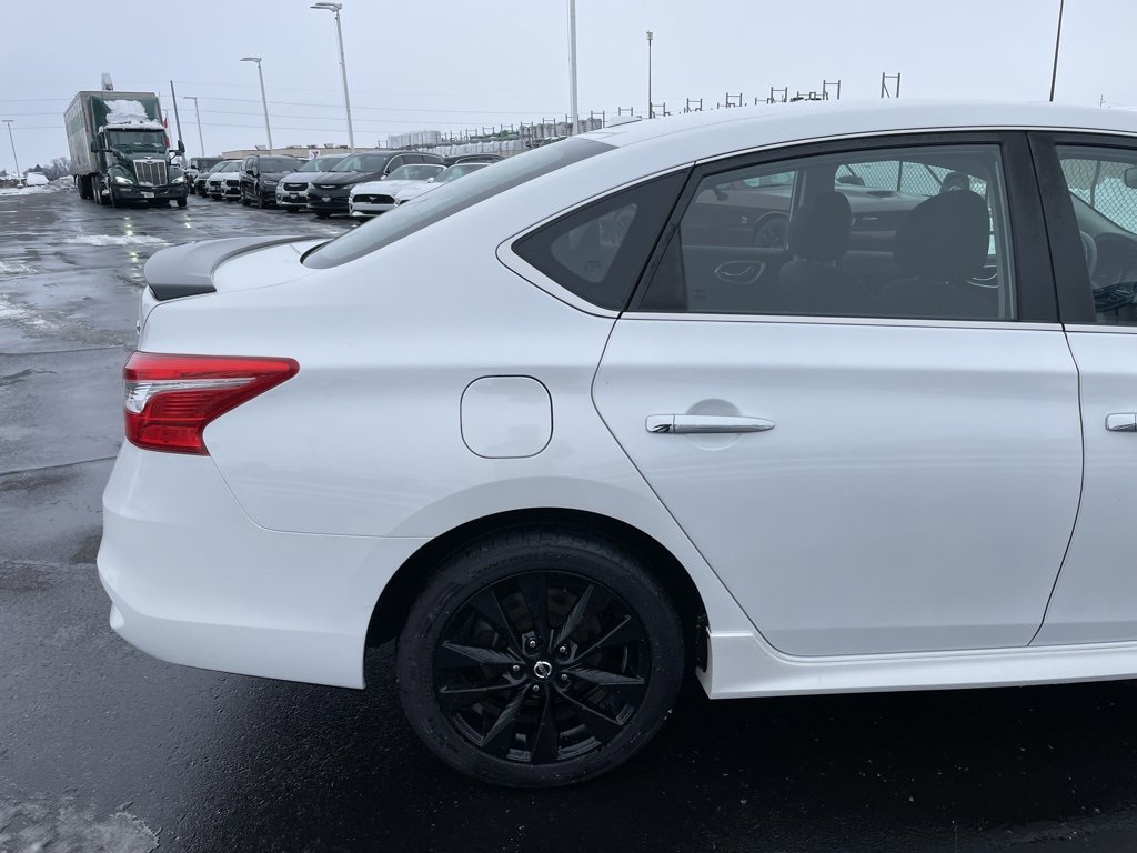 Used 2017 Nissan Sentra SR w/ SR Midnight Edition image 31