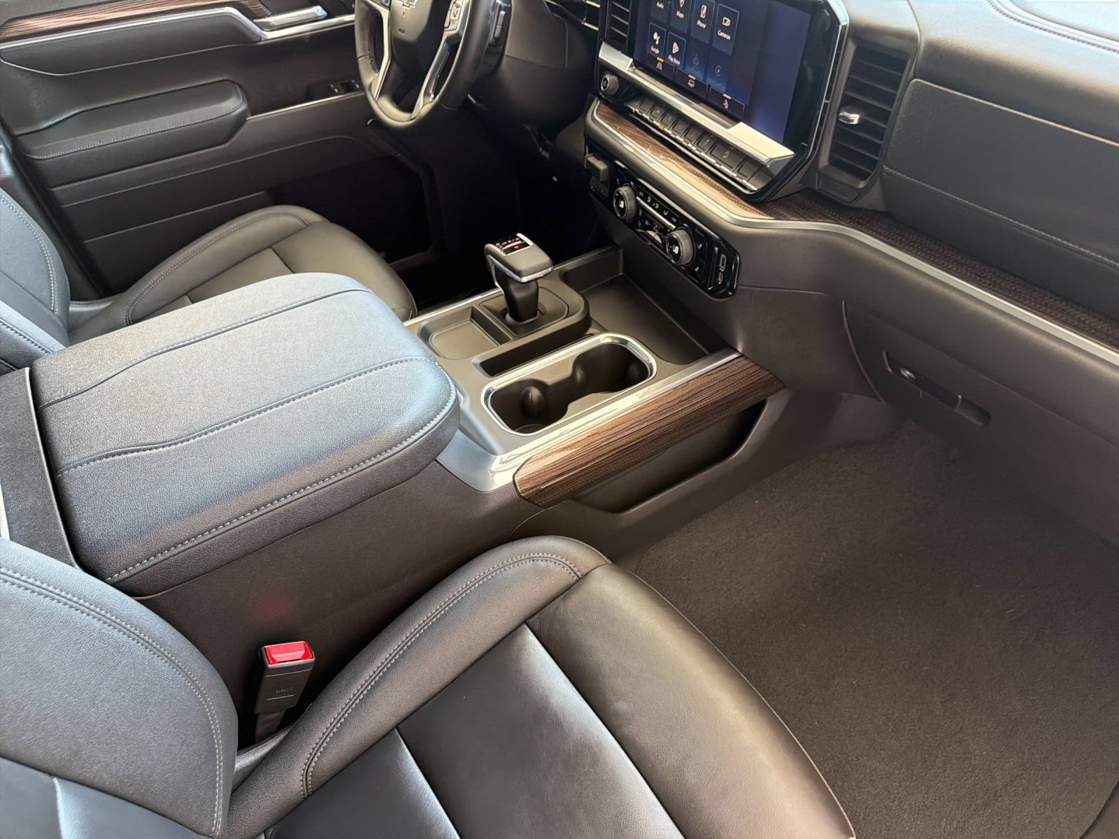 New 2026 Chevrolet Silverado 1500 LT Trail Boss w/ Dark Appearance Package AWD/4WD image 14