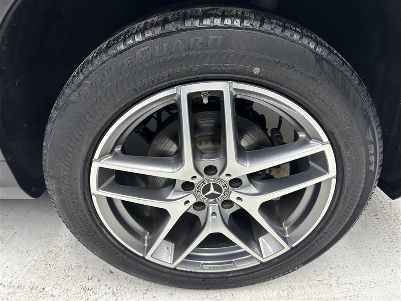Used 2019 Mercedes-Benz GLC 300 4MATIC w/ AMG Line image 17