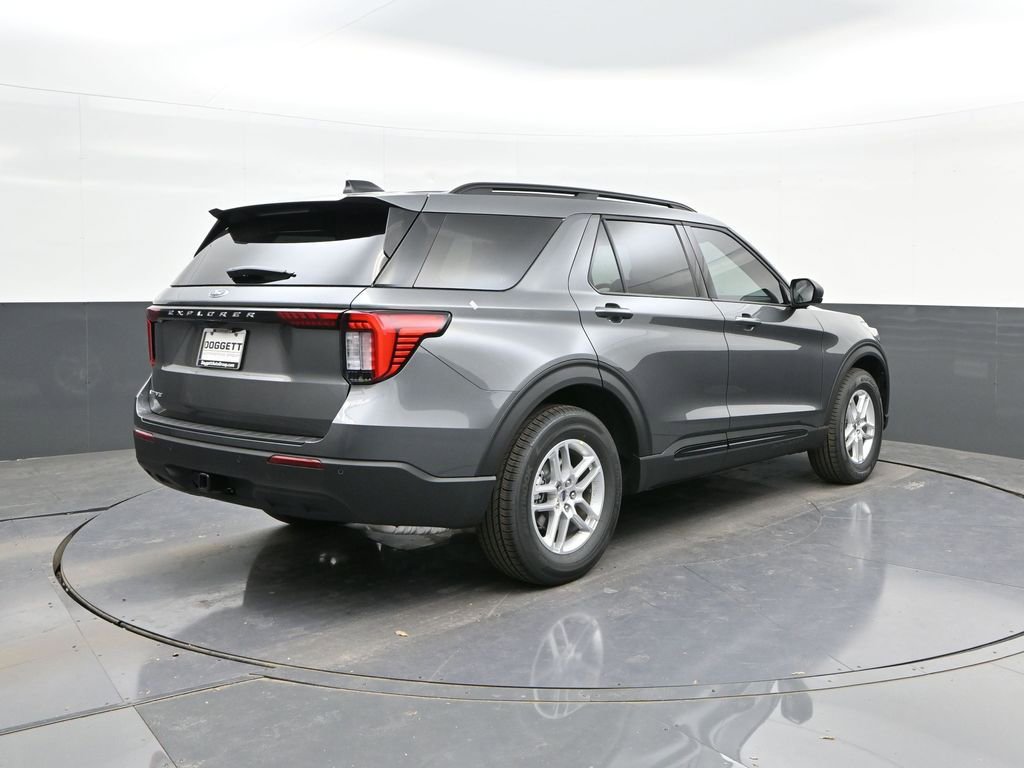 New 2026 Ford Explorer Active RWD image 11