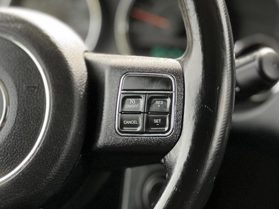 Used 2018 Jeep Wrangler Unlimited Sahara image 13