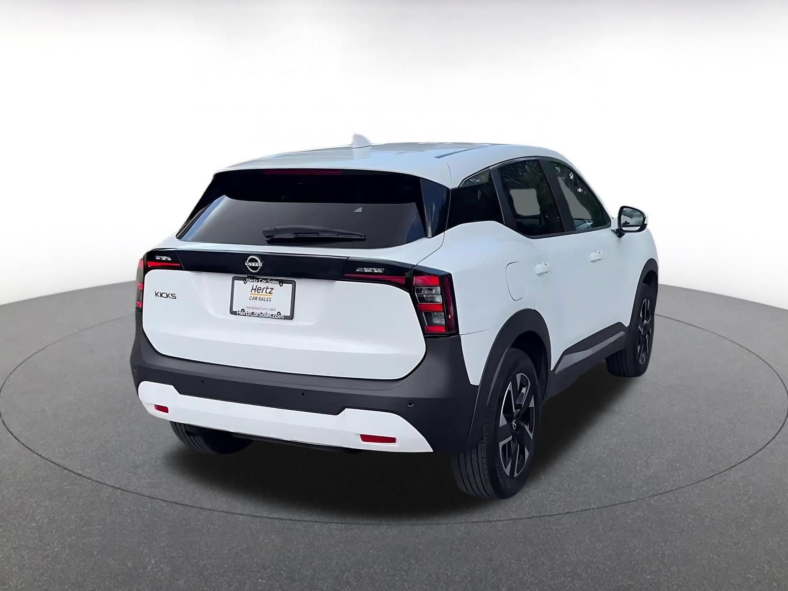 Used 2025 Nissan Kicks SV AWD/4WD image 14
