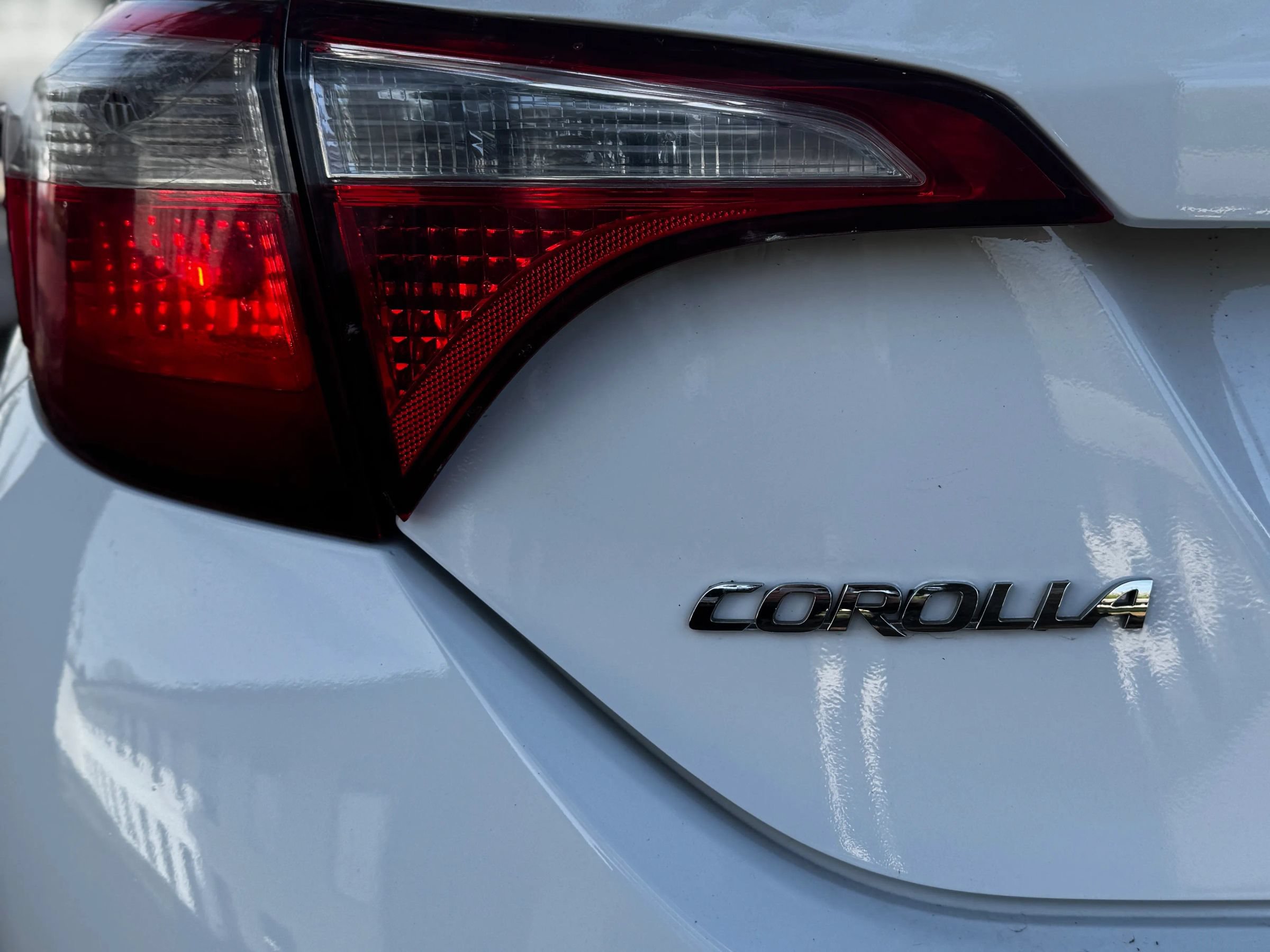 Used 2016 Toyota Corolla LE FWD image 23